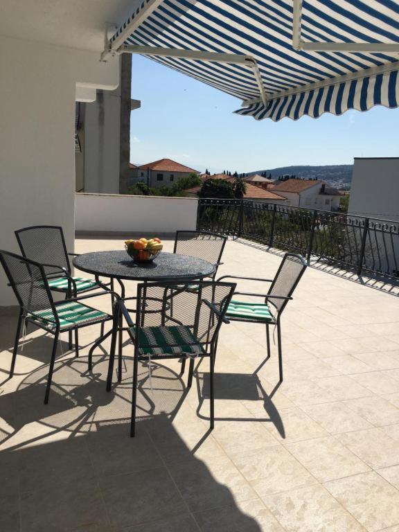 Luxury Apartment Cairos Trogir Exterior photo